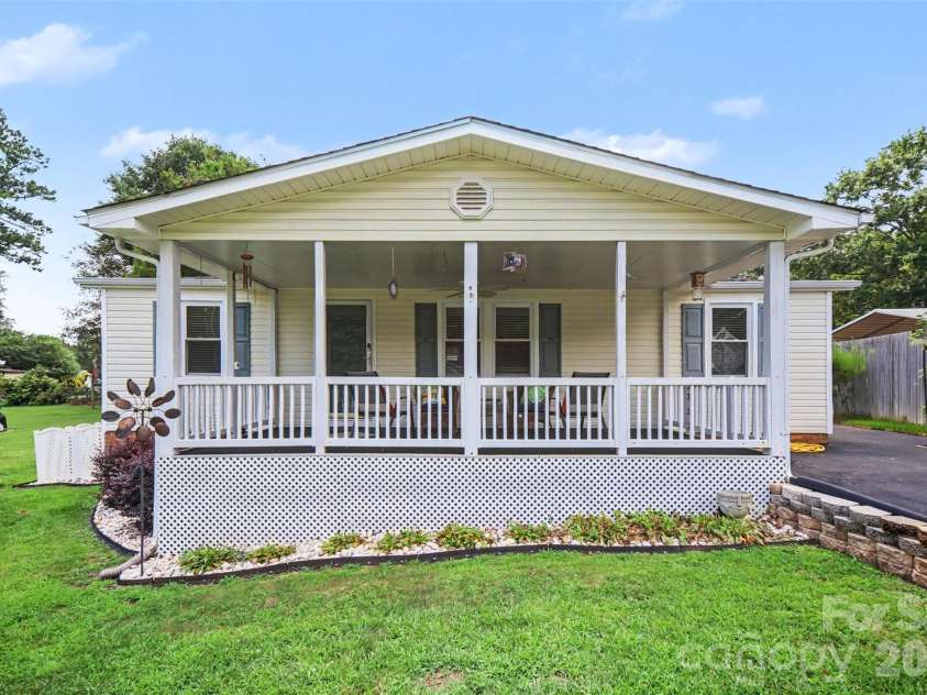 104 Main Street, Belmont, NC 28012.  MLS# CAR4408838, YatesRealty ID 43221. 