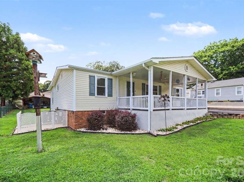 104 Main Street, Belmont, NC 28012.  MLS# CAR4408838, YatesRealty ID 43221. 