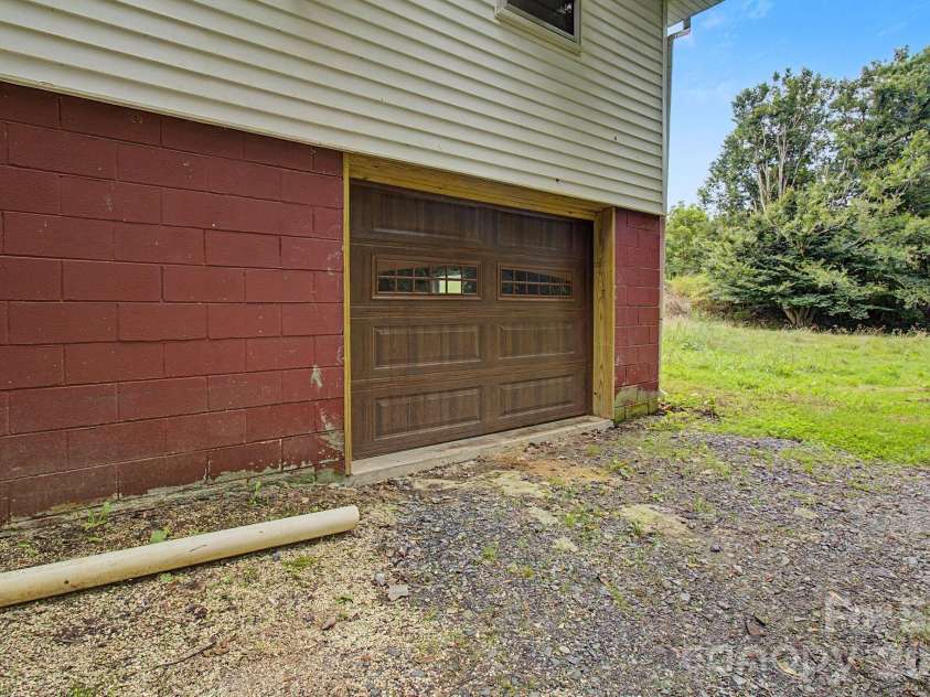 47 Stone Cottage Road, Mars Hill, NC 28754.  MLS# CAR4413320, YatesRealty ID 43222. 