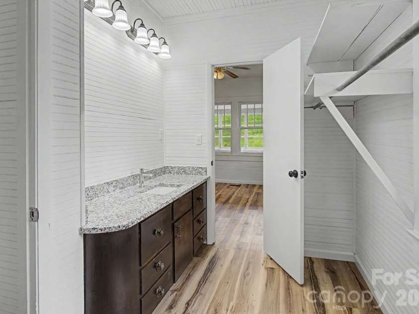 47 Stone Cottage Road, Mars Hill, NC 28754.  MLS# CAR4413320, YatesRealty ID 43222. 