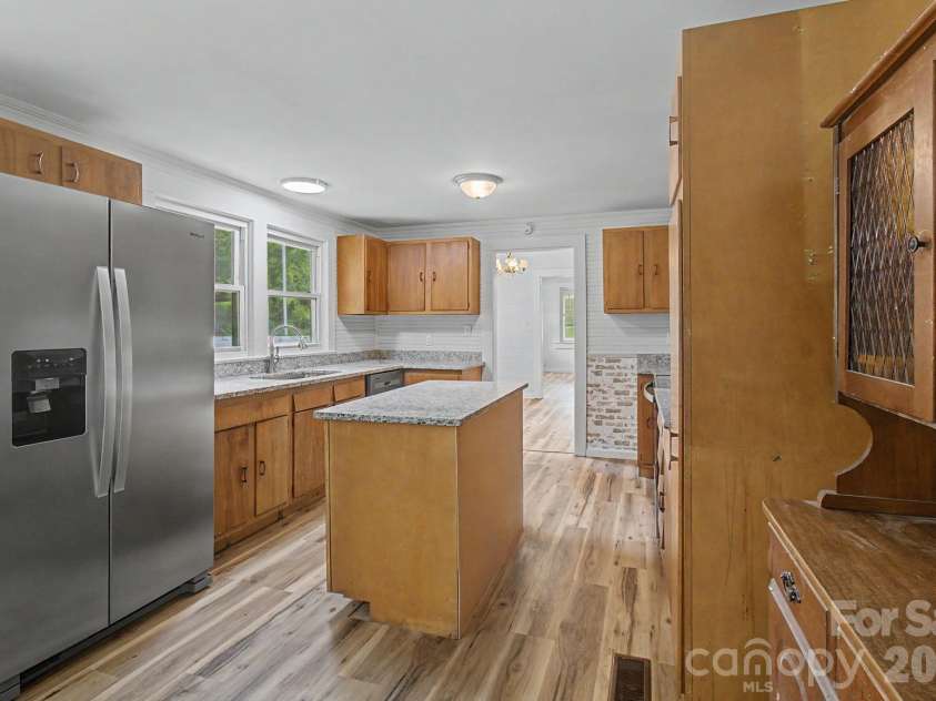 47 Stone Cottage Road, Mars Hill, NC 28754.  MLS# CAR4413320, YatesRealty ID 43222. 