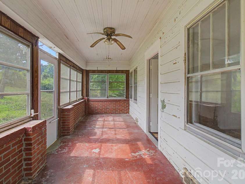 47 Stone Cottage Road, Mars Hill, NC 28754.  MLS# CAR4413320, YatesRealty ID 43222. 