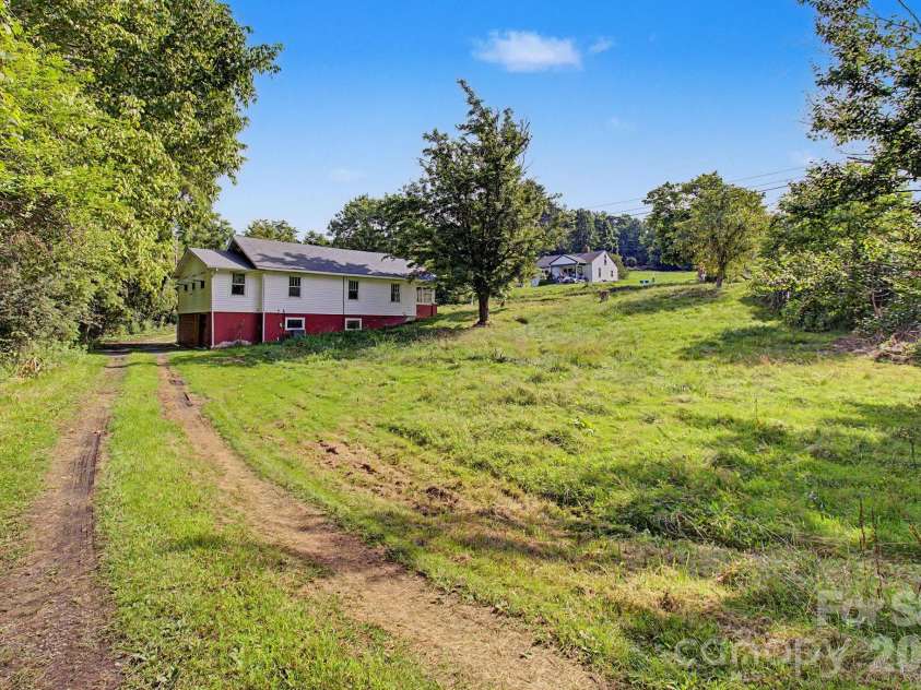 47 Stone Cottage Road, Mars Hill, NC 28754.  MLS# CAR4413320, YatesRealty ID 43222. 