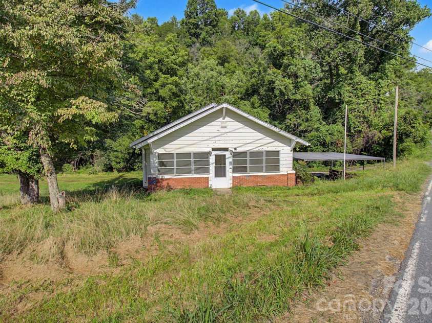 47 Stone Cottage Road, Mars Hill, NC 28754.  MLS# CAR4413320, YatesRealty ID 43222. 