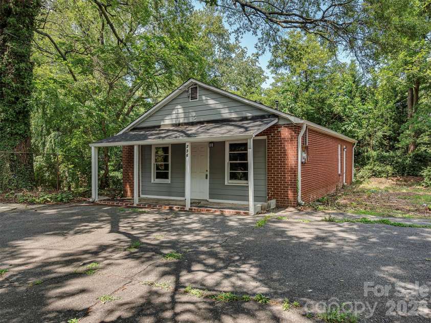 234 Academy Street, Mooresville, NC 28115.  MLS# CAR4413388, YatesRealty ID 43223. 