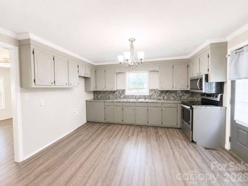 6955 Sandhill Road, Kershaw, SC 29067.  MLS# CAR4413498, YatesRealty ID 43227. 