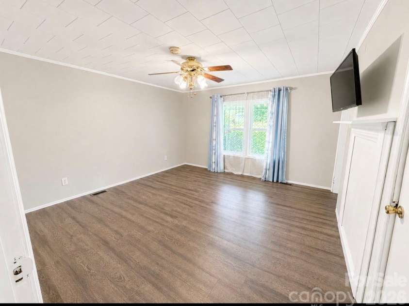 6955 Sandhill Road, Kershaw, SC 29067.  MLS# CAR4413498, YatesRealty ID 43227. 