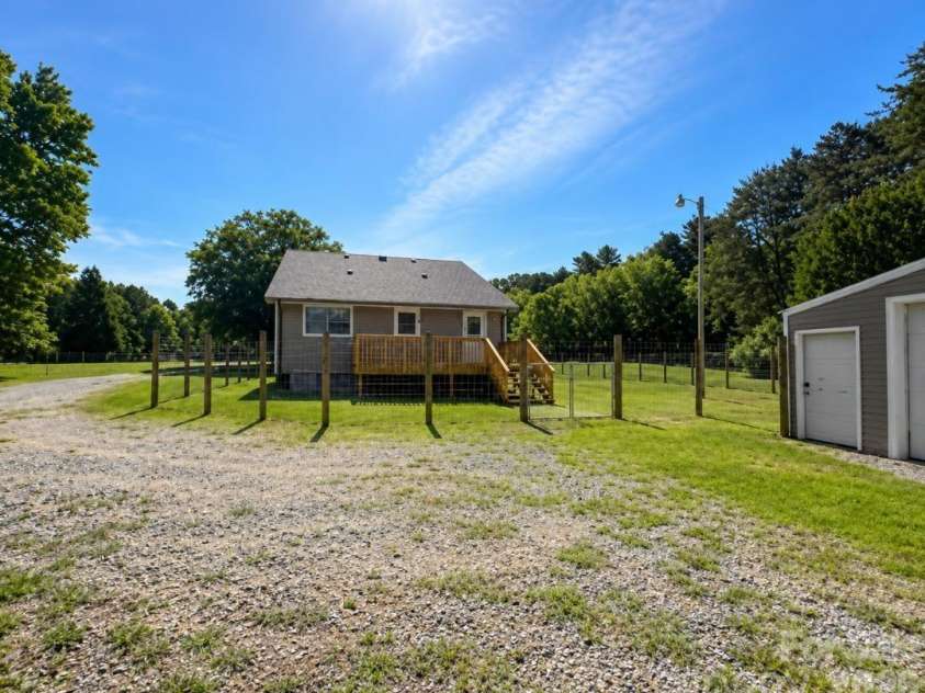 21909 Shearer Road, Davidson, NC 28036.  MLS# CAR4413071, YatesRealty ID 43228. 