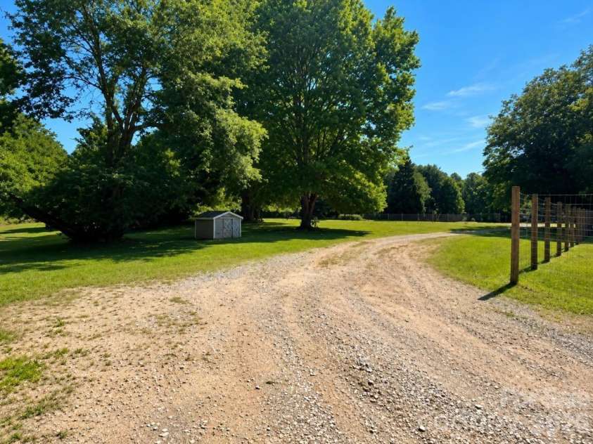 21909 Shearer Road, Davidson, NC 28036.  MLS# CAR4413071, YatesRealty ID 43228. 