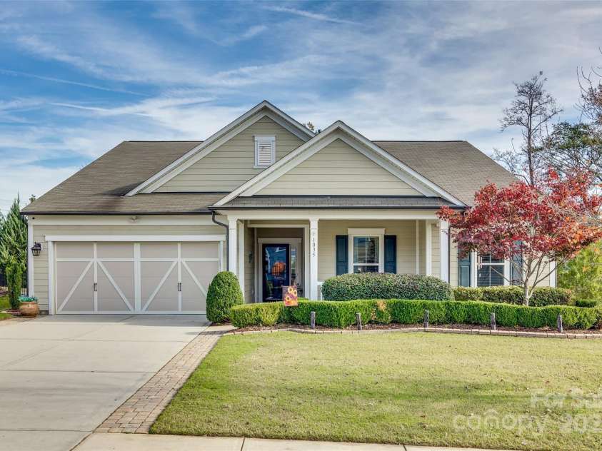 1035 Crescent Moon Drive, Fort Mill, SC 29715.  MLS# CAR4201241, YatesRealty ID 4323. Welcome Home