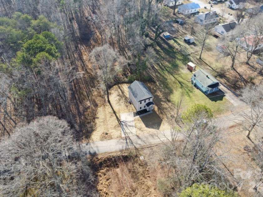 709 Hillsdale Drive, Cherryville, NC 28021.  MLS# CAR4333848, YatesRealty ID 4323. 
