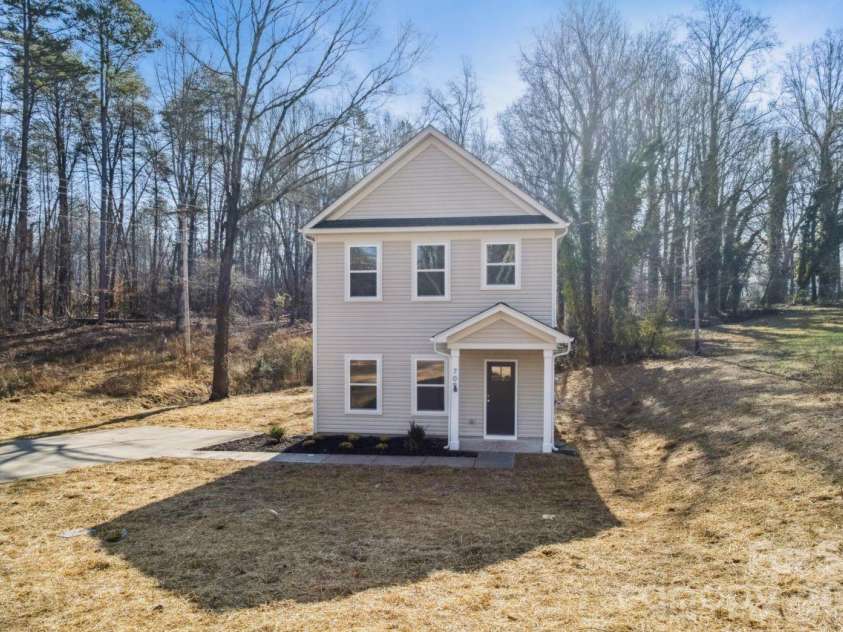 709 Hillsdale Drive, Cherryville, NC 28021.  MLS# CAR4333848, YatesRealty ID 4323. 