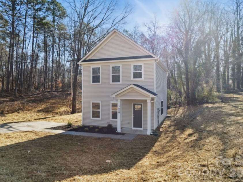 709 Hillsdale Drive, Cherryville, NC 28021.  MLS# CAR4333848, YatesRealty ID 4323. 