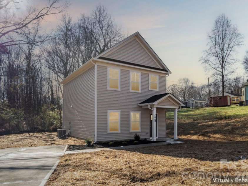 709 Hillsdale Drive, Cherryville, NC 28021.  MLS# CAR4333848, YatesRealty ID 4323. 