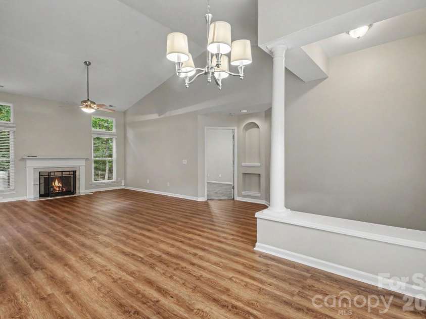16130 Amber Field Drive, Huntersville, NC 28078.  MLS# CAR4413382, YatesRealty ID 43231. 
