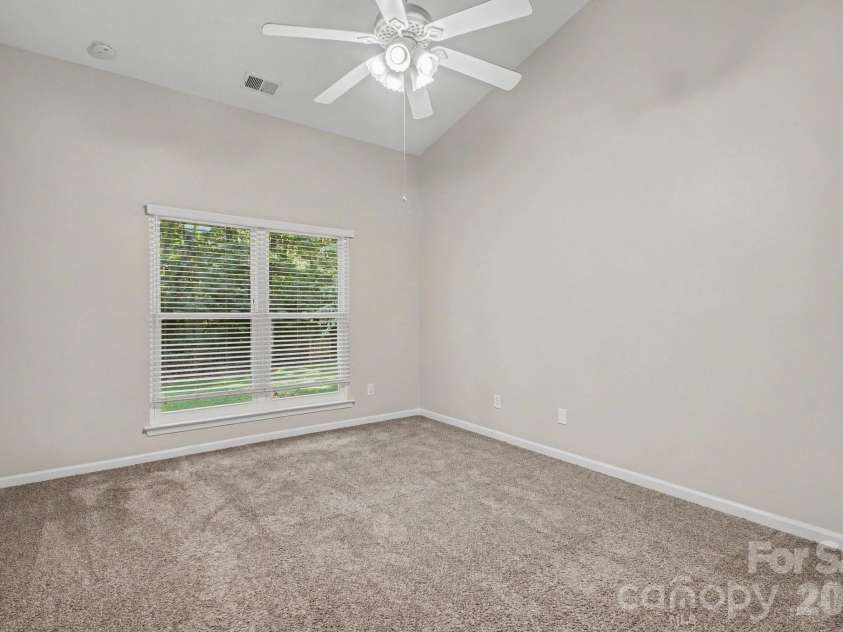 16130 Amber Field Drive, Huntersville, NC 28078.  MLS# CAR4413382, YatesRealty ID 43231. 