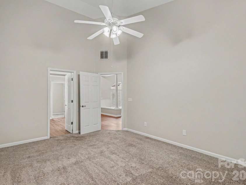 16130 Amber Field Drive, Huntersville, NC 28078.  MLS# CAR4413382, YatesRealty ID 43231. 
