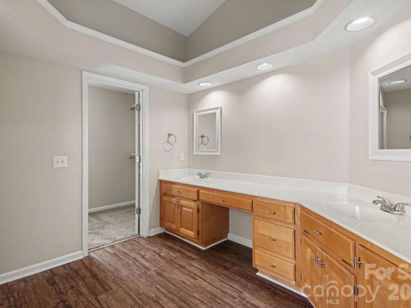 16130 Amber Field Drive, Huntersville, NC 28078.  MLS# CAR4413382, YatesRealty ID 43231. 