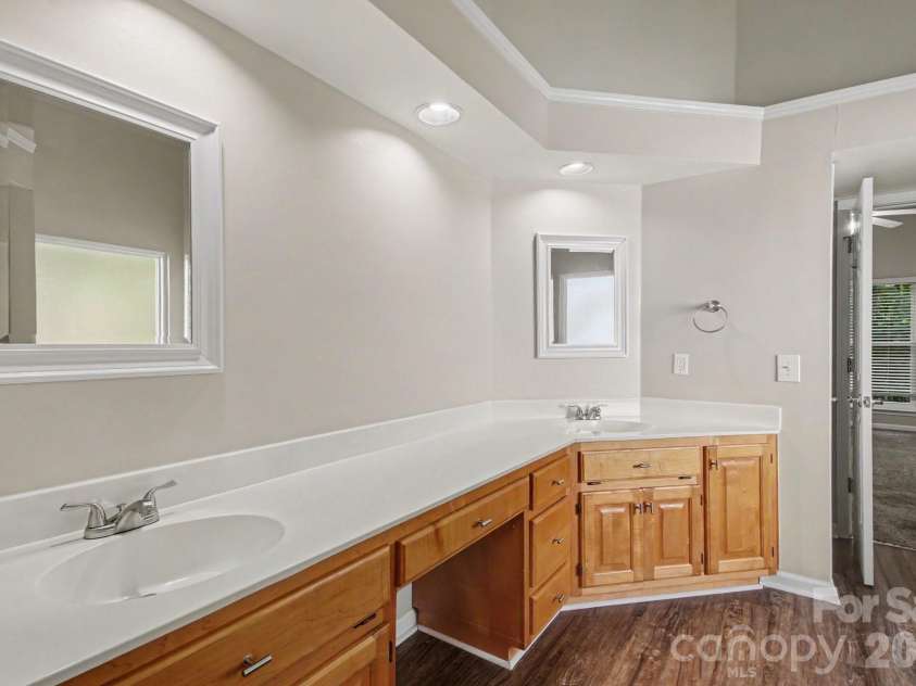 16130 Amber Field Drive, Huntersville, NC 28078.  MLS# CAR4413382, YatesRealty ID 43231. 