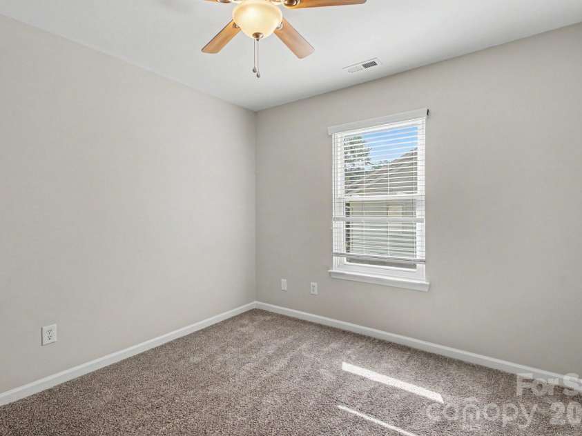 16130 Amber Field Drive, Huntersville, NC 28078.  MLS# CAR4413382, YatesRealty ID 43231. 