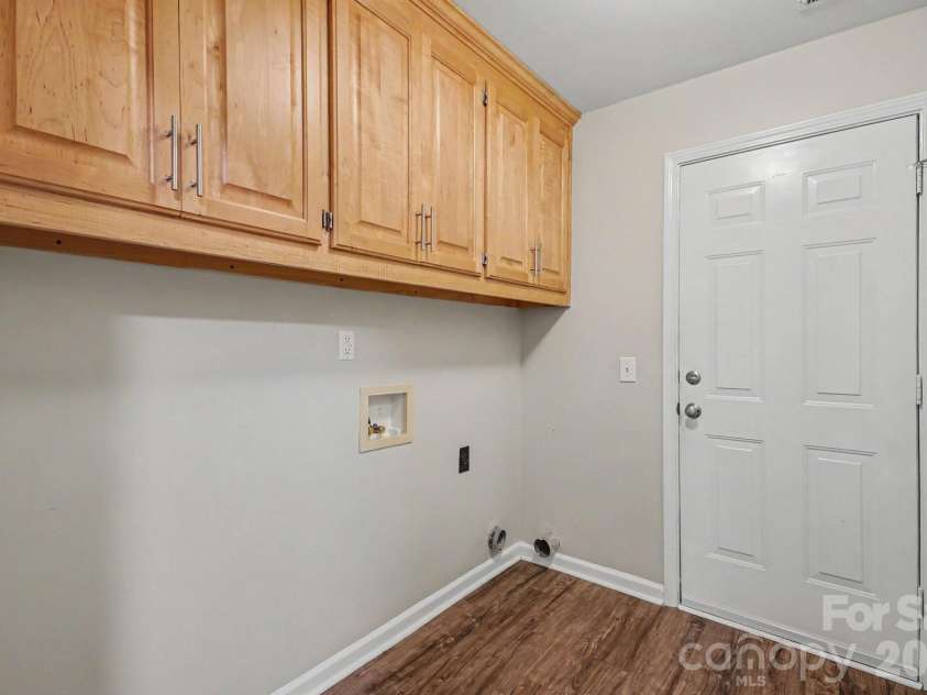 16130 Amber Field Drive, Huntersville, NC 28078.  MLS# CAR4413382, YatesRealty ID 43231. 