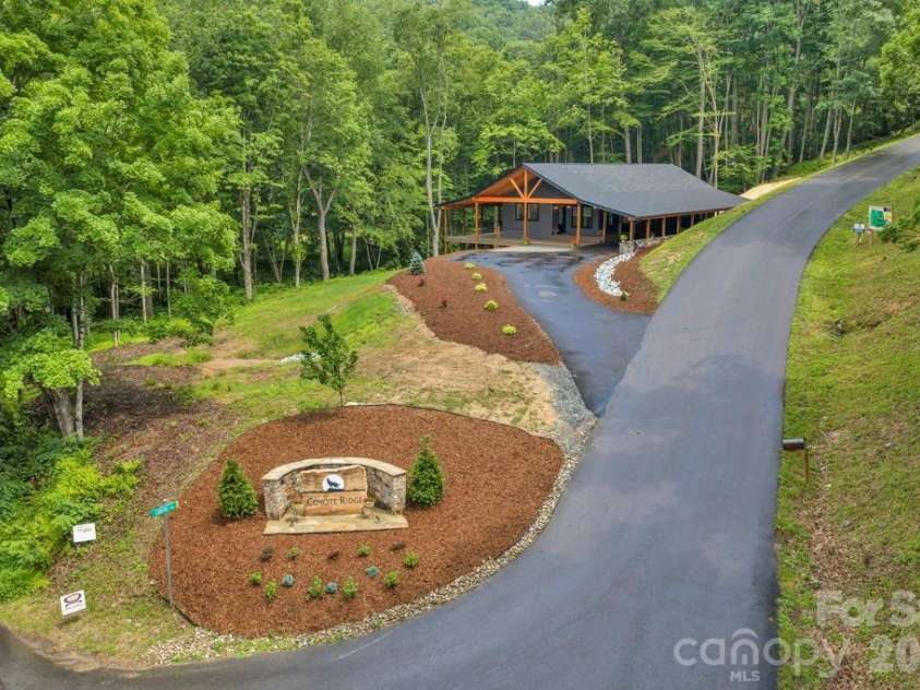 116 Coyote Trail, Boone, NC 28607.  MLS# CAR4413602, YatesRealty ID 43232. 