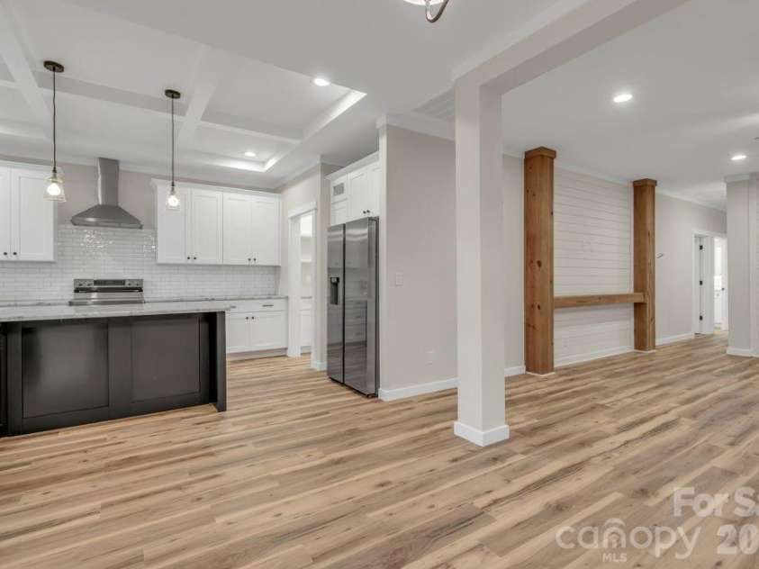 116 Coyote Trail, Boone, NC 28607.  MLS# CAR4413602, YatesRealty ID 43232. 
