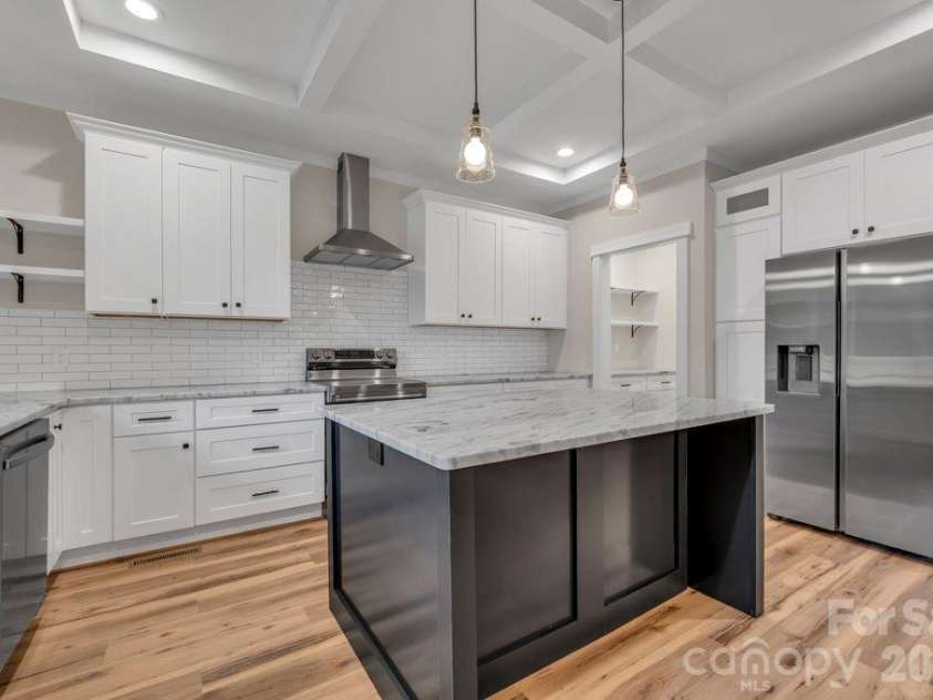 116 Coyote Trail, Boone, NC 28607.  MLS# CAR4413602, YatesRealty ID 43232. 