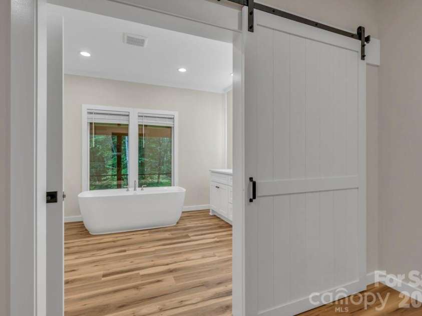 116 Coyote Trail, Boone, NC 28607.  MLS# CAR4413602, YatesRealty ID 43232. 
