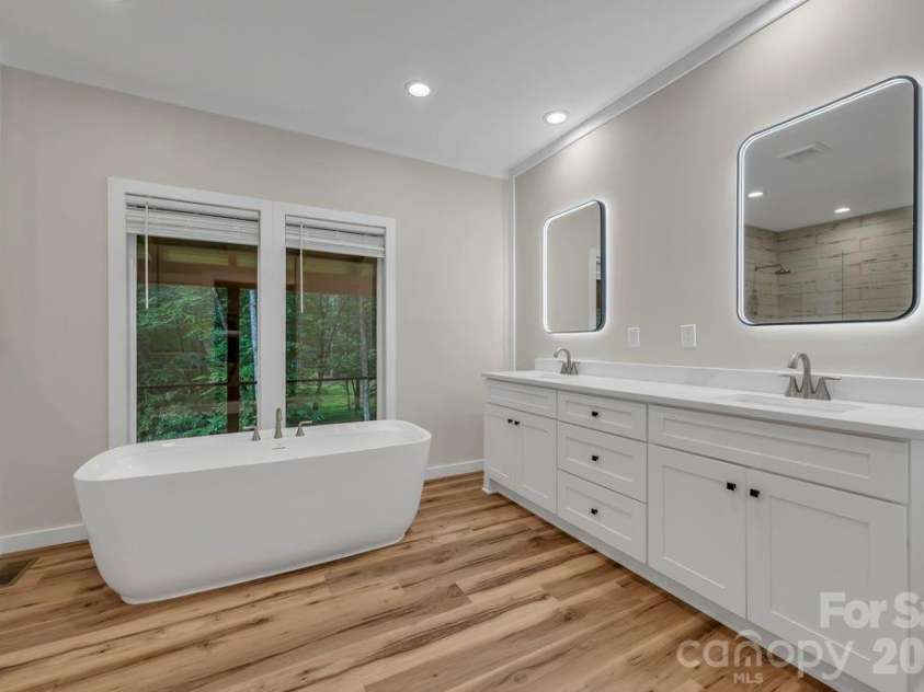 116 Coyote Trail, Boone, NC 28607.  MLS# CAR4413602, YatesRealty ID 43232. 