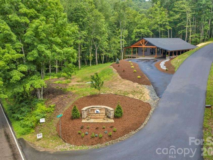 116 Coyote Trail, Boone, NC 28607.  MLS# CAR4413602, YatesRealty ID 43232. 