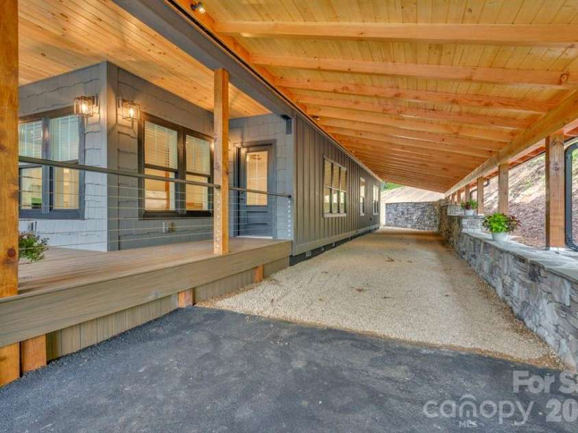 116 Coyote Trail, Boone, NC 28607.  MLS# CAR4413602, YatesRealty ID 43232. 