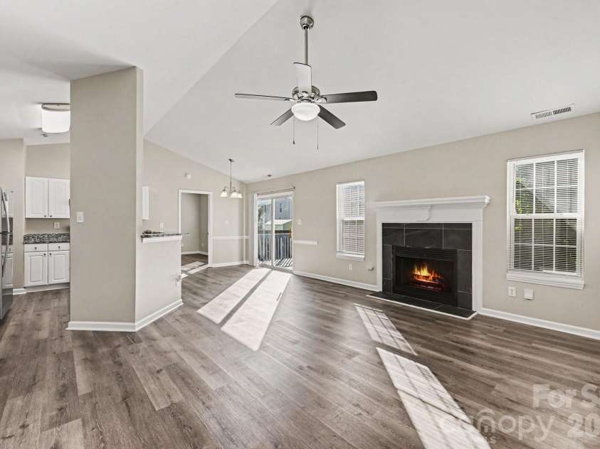 4410 Craven Hill Drive, Charlotte, NC 28216.  MLS# CAR4412999, YatesRealty ID 43233. 
