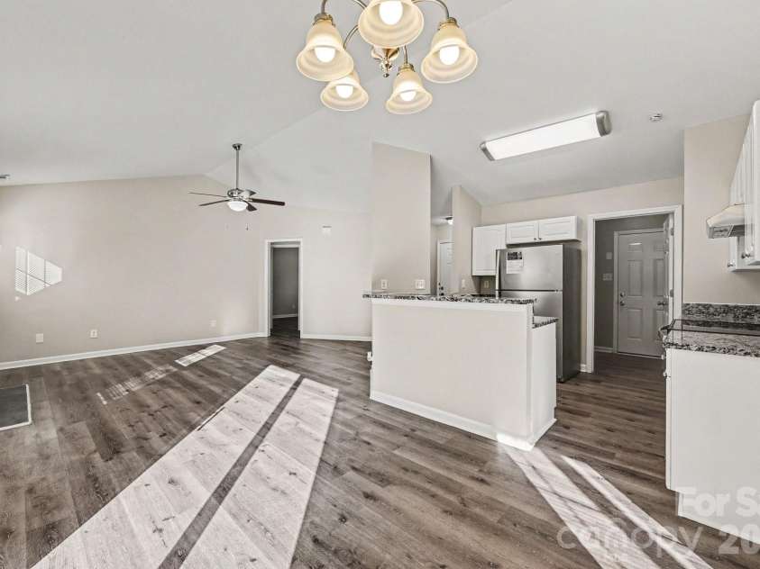 4410 Craven Hill Drive, Charlotte, NC 28216.  MLS# CAR4412999, YatesRealty ID 43233. 