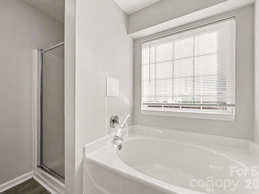 4410 Craven Hill Drive, Charlotte, NC 28216.  MLS# CAR4412999, YatesRealty ID 43233. 