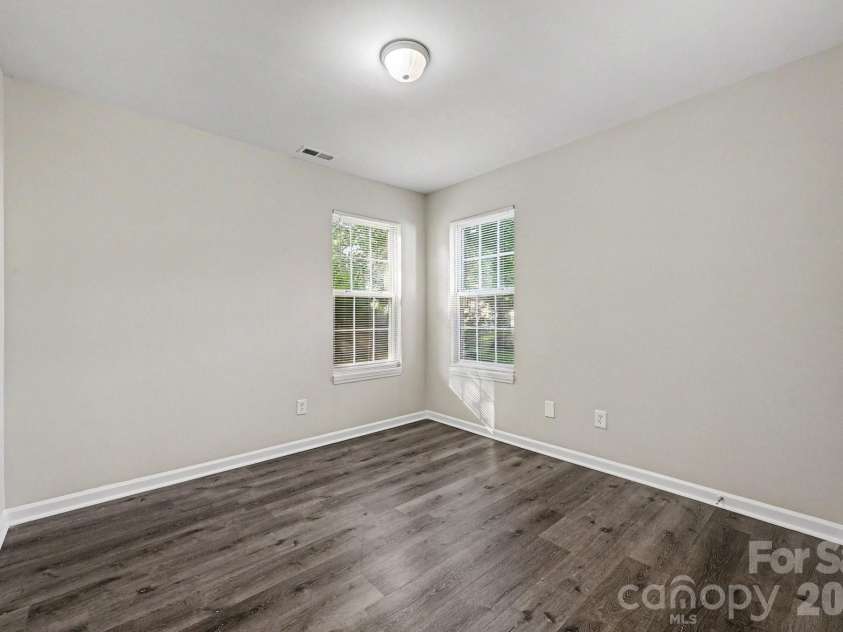 4410 Craven Hill Drive, Charlotte, NC 28216.  MLS# CAR4412999, YatesRealty ID 43233. 