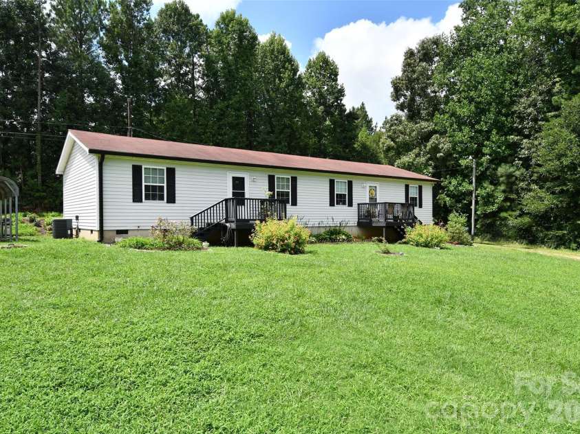 5502 and 5504 Wrenn Drive, Denver, NC 28037.  MLS# CAR4411804, YatesRealty ID 43234. 
