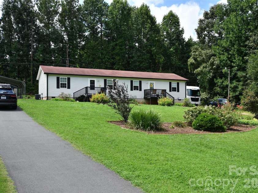 5502 and 5504 Wrenn Drive, Denver, NC 28037.  MLS# CAR4411804, YatesRealty ID 43234. 