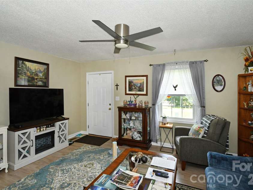 5502 and 5504 Wrenn Drive, Denver, NC 28037.  MLS# CAR4411804, YatesRealty ID 43234. 