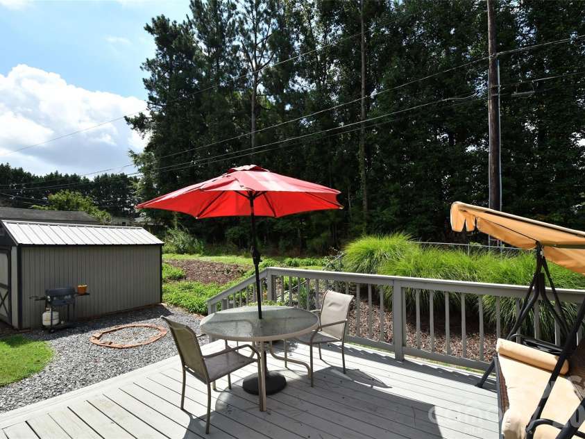 5502 and 5504 Wrenn Drive, Denver, NC 28037.  MLS# CAR4411804, YatesRealty ID 43234. 