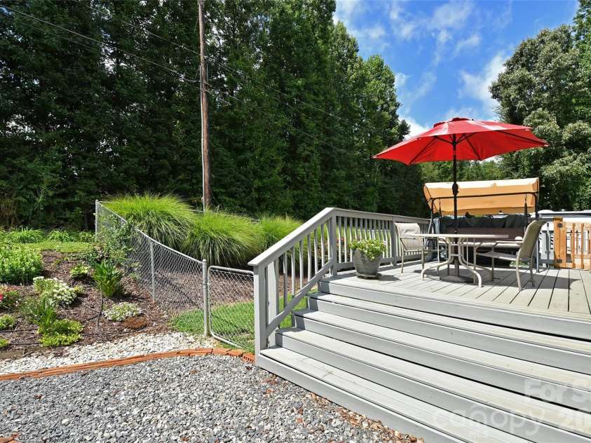 5502 and 5504 Wrenn Drive, Denver, NC 28037.  MLS# CAR4411804, YatesRealty ID 43234. 