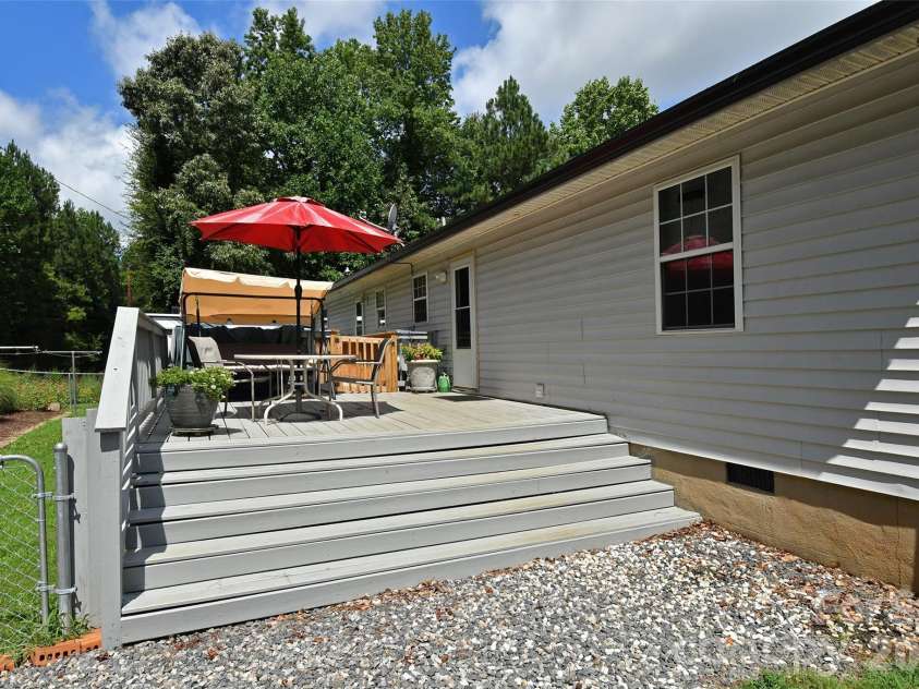 5502 and 5504 Wrenn Drive, Denver, NC 28037.  MLS# CAR4411804, YatesRealty ID 43234. 