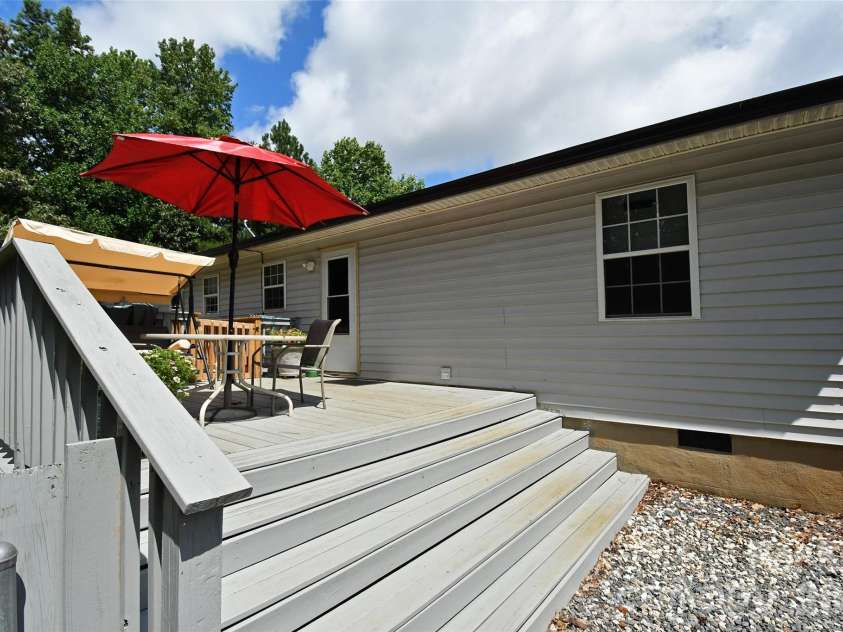 5502 and 5504 Wrenn Drive, Denver, NC 28037.  MLS# CAR4411804, YatesRealty ID 43234. 