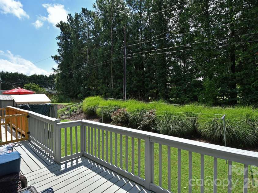 5502 and 5504 Wrenn Drive, Denver, NC 28037.  MLS# CAR4411804, YatesRealty ID 43234. 