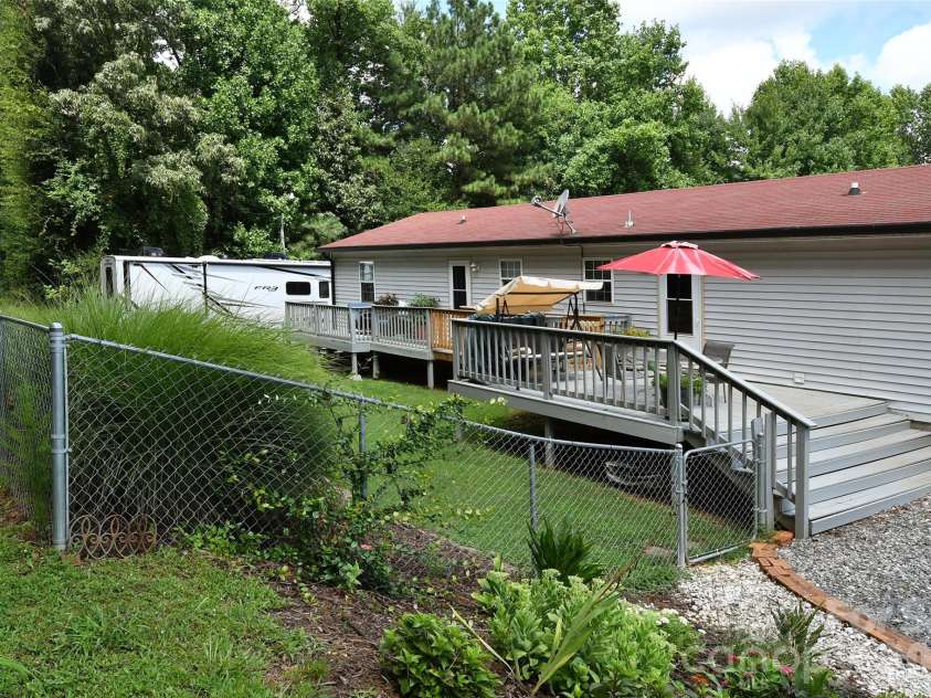 5502 and 5504 Wrenn Drive, Denver, NC 28037.  MLS# CAR4411804, YatesRealty ID 43234. 