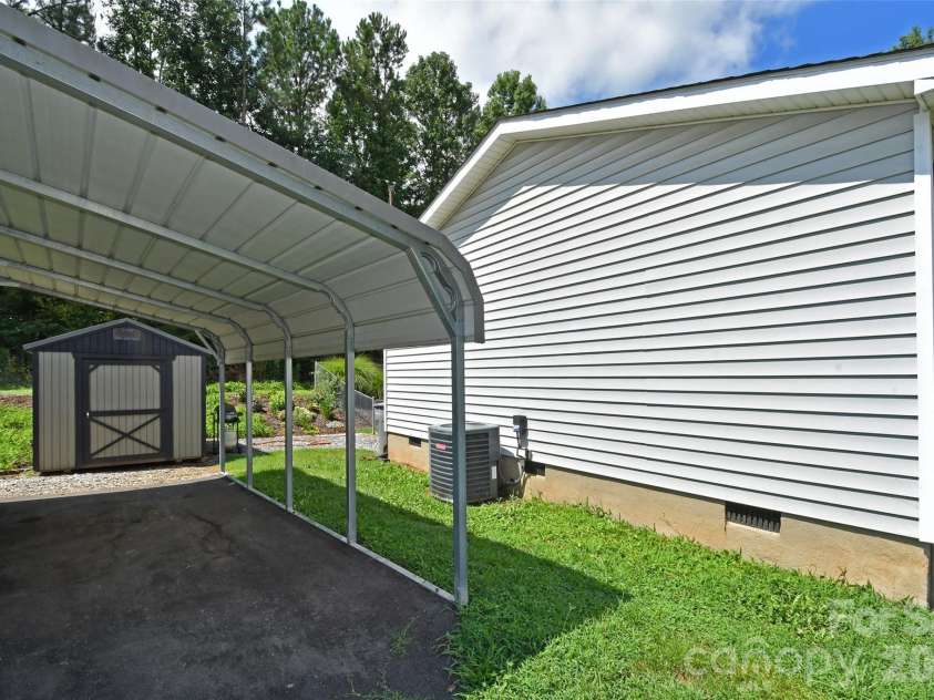 5502 and 5504 Wrenn Drive, Denver, NC 28037.  MLS# CAR4411804, YatesRealty ID 43234. 