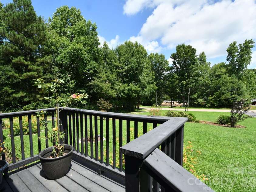 5502 and 5504 Wrenn Drive, Denver, NC 28037.  MLS# CAR4411804, YatesRealty ID 43234. 