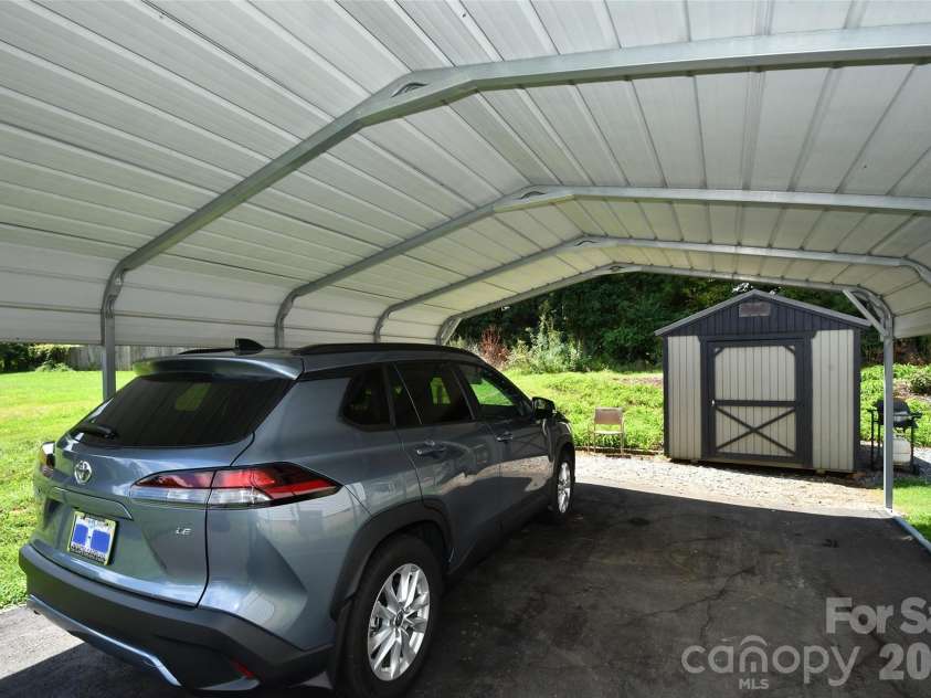 5502 and 5504 Wrenn Drive, Denver, NC 28037.  MLS# CAR4411804, YatesRealty ID 43234. 