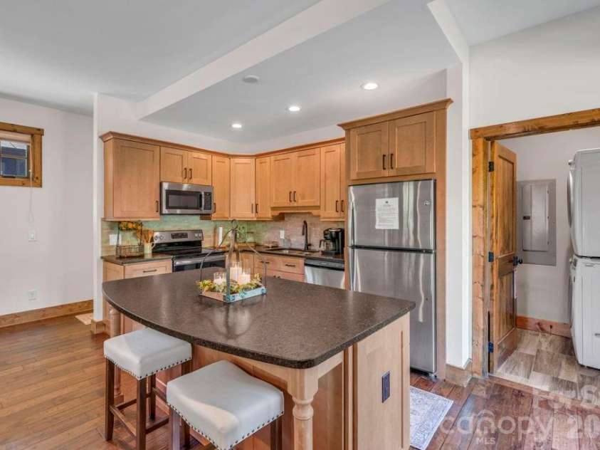 52 Eagle Cottage Lane, Banner Elk, NC 28604.  MLS# CAR4413511, YatesRealty ID 43236. 