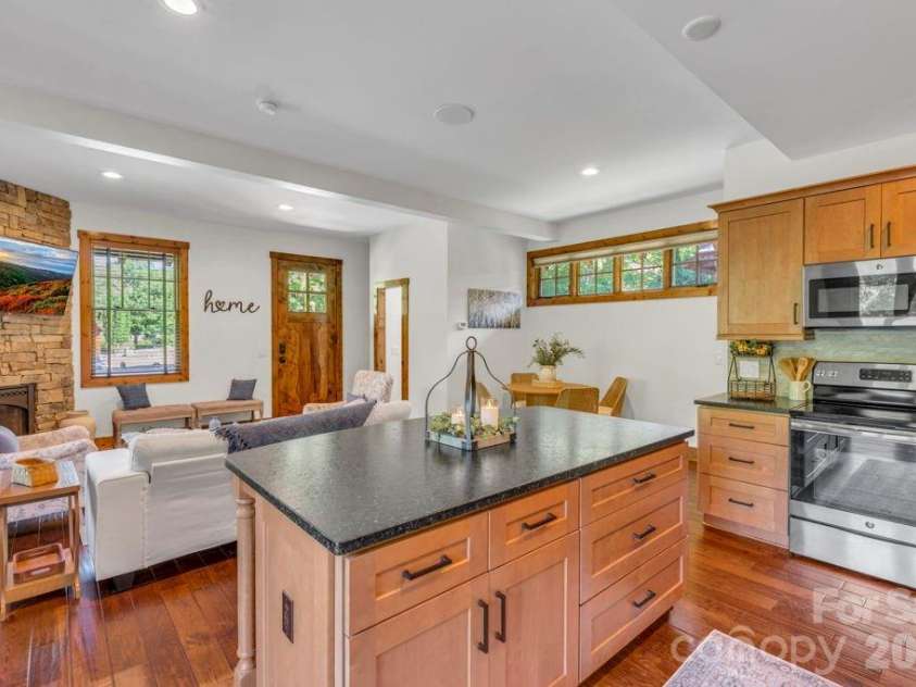 52 Eagle Cottage Lane, Banner Elk, NC 28604.  MLS# CAR4413511, YatesRealty ID 43236. 